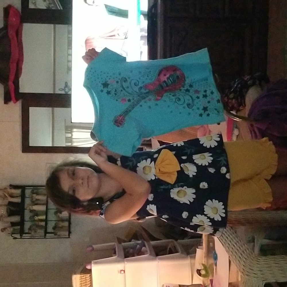 Guitar tee